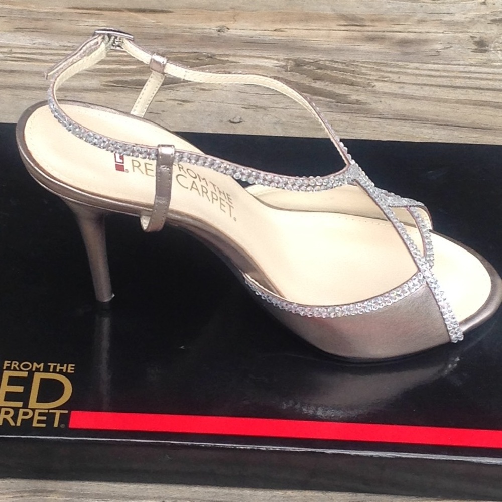 E Live From The Red Carpet Elegant Shoe